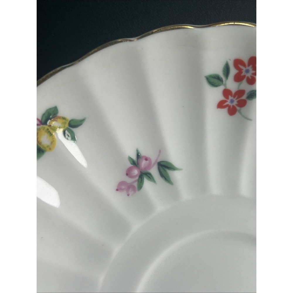 Vintage Royal Tuscan Fine Bone China Cup/Saucer Set Mini Floral Pattern - Picture 4 of 15